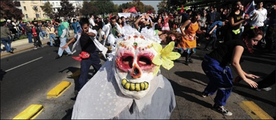 مسلسلات اون لاين ينقل لكم صور لعمال العالم يتظاهرون بذكرى الاول من ايار   صورة رقم 27