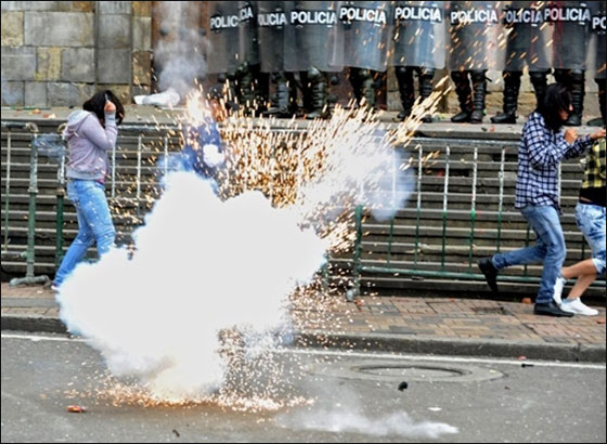 مسلسلات اون لاين ينقل لكم صور لعمال العالم يتظاهرون بذكرى الاول من ايار   صورة رقم 45