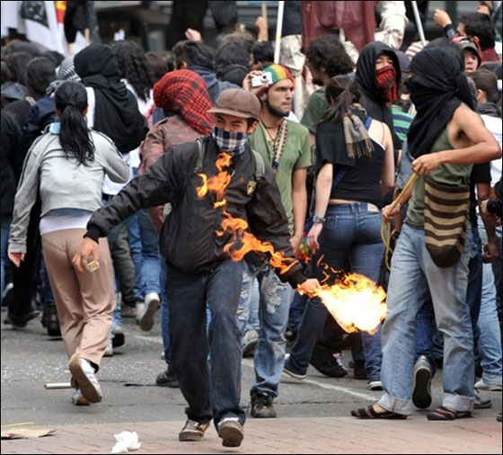 مسلسلات اون لاين ينقل لكم صور لعمال العالم يتظاهرون بذكرى الاول من ايار   صورة رقم 62