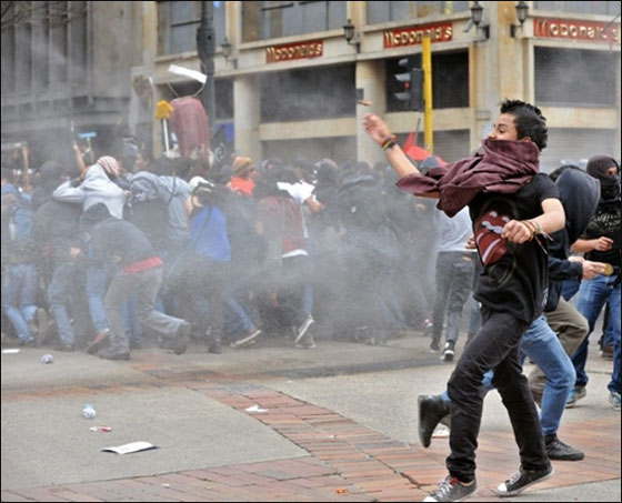 مسلسلات اون لاين ينقل لكم صور لعمال العالم يتظاهرون بذكرى الاول من ايار   صورة رقم 39