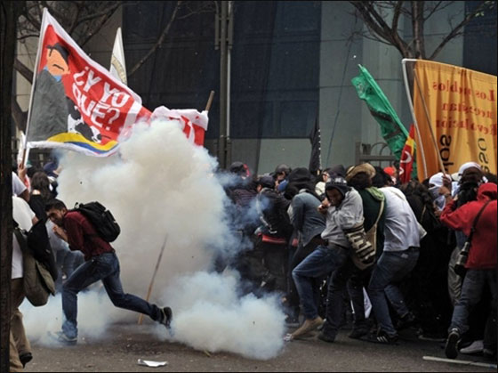 مسلسلات اون لاين ينقل لكم صور لعمال العالم يتظاهرون بذكرى الاول من ايار   صورة رقم 57