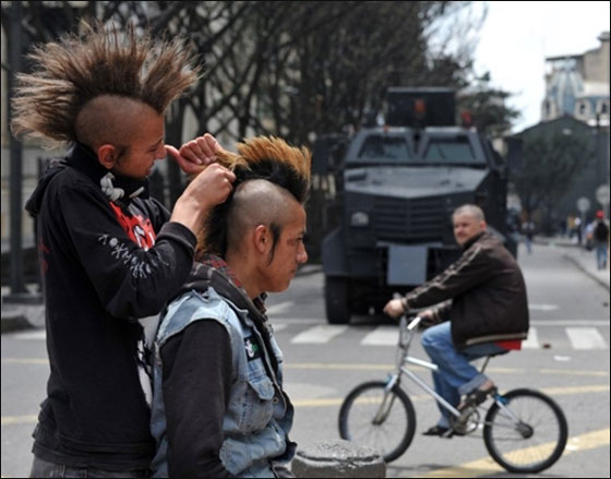 مسلسلات اون لاين ينقل لكم صور لعمال العالم يتظاهرون بذكرى الاول من ايار   صورة رقم 74