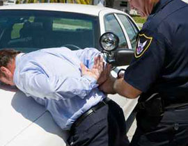 باريس: القبض على شاب قطع انف وأذني عجوز! صورة رقم 1