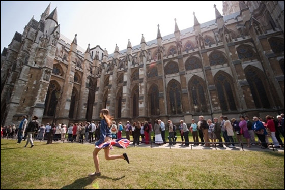 الأمير وليام وكايت يؤجلان شهر عسلهما لأسباب أمنية!         صورة رقم 13