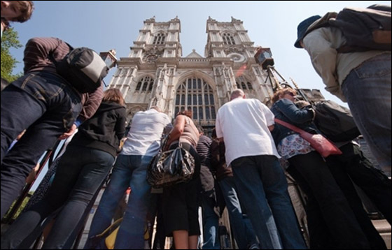 الأمير وليام وكايت يؤجلان شهر عسلهما لأسباب أمنية!         صورة رقم 10