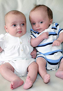 صفار البيض وزيت الصويا يحققان حلم بريطانية بانجاب توأمين!!  صورة رقم 1