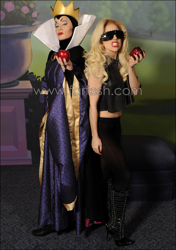 غاغا بفستان شفاف ولاصقة على صدرها وكعب ضخم!  صورة رقم 17