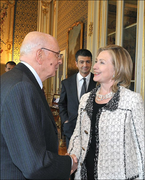 هيلاري كلينتون: لا نزال نؤمن بمستقبل للنظام الحاكم بقيادة الأسد! صورة رقم 6