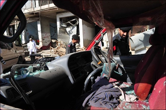 مقتل 75 باكستانيا في تفجير مزدوج نفذه تنظيم القاعدة  صورة رقم 2