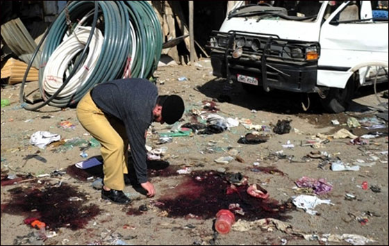 مقتل 75 باكستانيا في تفجير مزدوج نفذه تنظيم القاعدة  صورة رقم 9