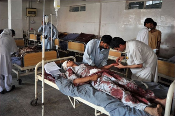 مقتل 75 باكستانيا في تفجير مزدوج نفذه تنظيم القاعدة  صورة رقم 16