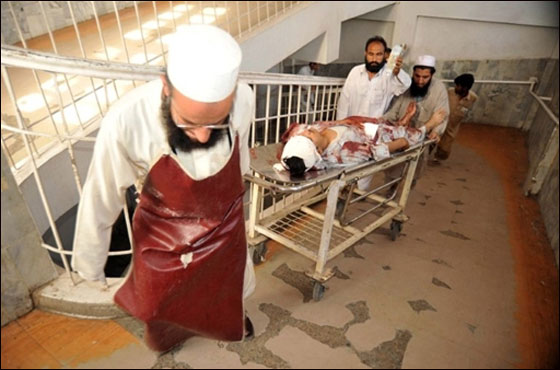 مقتل 75 باكستانيا في تفجير مزدوج نفذه تنظيم القاعدة  صورة رقم 17