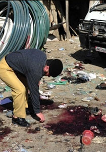 مقتل 75 باكستانيا في تفجير مزدوج نفذه تنظيم القاعدة  صورة رقم 1