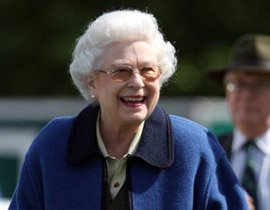 الملكة اليزابيث اطول ملوك بريطانيا جلوسا على العرش بعد الملكة فيكتوريا  صورة رقم 1