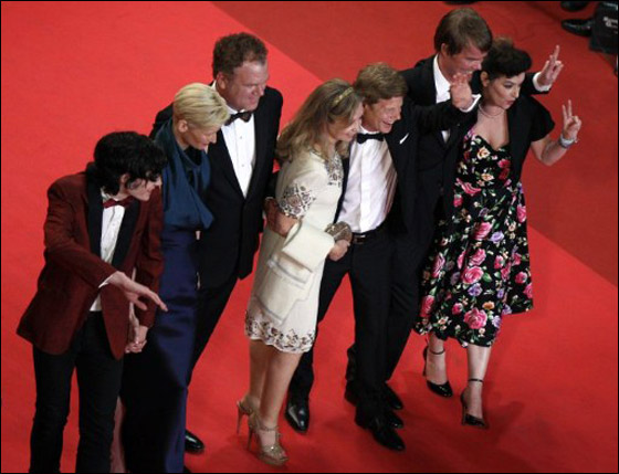 بالصور.. تألّق المشاهير في مهرجان كان السنوي في فرنسا  صورة رقم 4