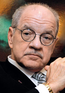 اديب اسرائيلي يكره كونه يهوديا ويصف اسرائيل بايران اليهودية! صورة رقم 1