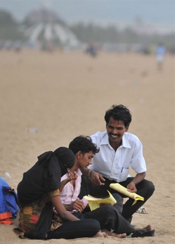 هندي يُدخل الحب للسياسة بتأسيس حزب العشاق!  صورة رقم 5