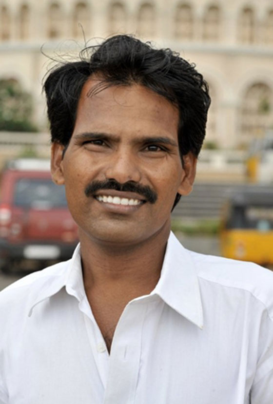 هندي يُدخل الحب للسياسة بتأسيس حزب العشاق!  صورة رقم 4