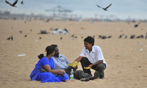 هندي يُدخل الحب للسياسة بتأسيس حزب العشاق!  صورة رقم 8