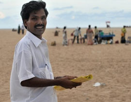 هندي يُدخل الحب للسياسة بتأسيس حزب العشاق!  صورة رقم 1