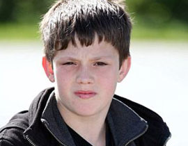 تلميذ يبلغ 13 عاما يتسلق منحدرا وينقذ امرأة غواصة من الغرق!   صورة رقم 1