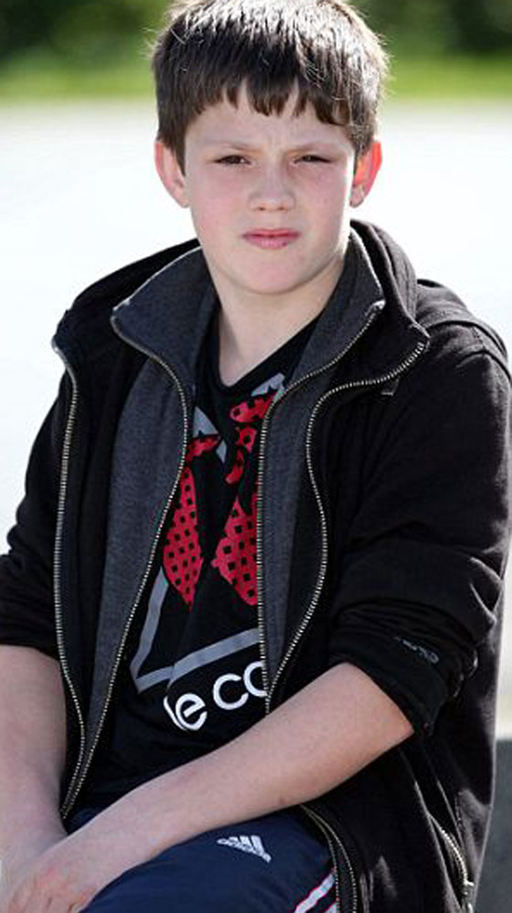 تلميذ يبلغ 13 عاما يتسلق منحدرا وينقذ امرأة غواصة من الغرق!   صورة رقم 4