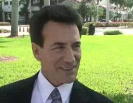 أمريكي منفصم الشخصية يطلب اذن لتمزيق القرآن علنا! صورة رقم 1 أمريكي منفصم الشخصية يطلب اذن لتمزيق القرآن علنا! صورة رقم 1