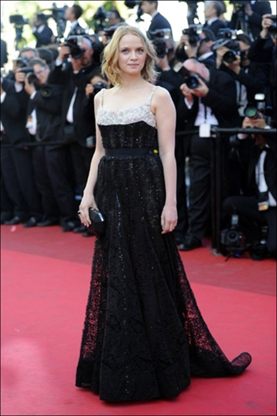 بالصور.. مسلسلات اون لاين ينقل لكم أزياء النجمات العالميات في مهرجان كان! صورة رقم 77