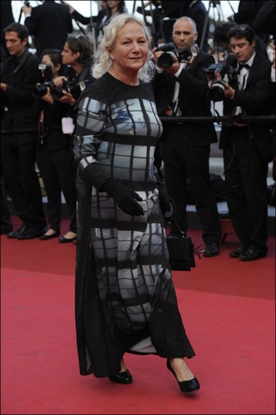 بالصور.. مسلسلات اون لاين ينقل لكم أزياء النجمات العالميات في مهرجان كان! صورة رقم 63