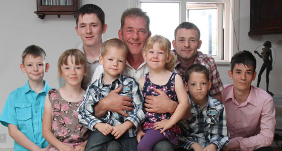 أم عليلة أجبرت زوجها على تعلم رعاية الأطفال بعد موتها!  صورة رقم 3