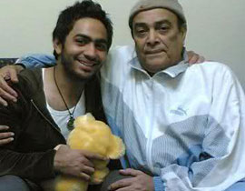 شائعة موت تامر حسني كادت تقتل والده من الذعر! صورة رقم 1 شائعة موت تامر حسني كادت تقتل والده من الذعر! صورة رقم 1