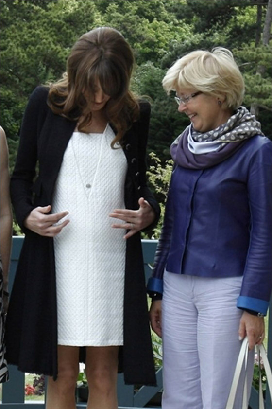 وأخيرا.. كارلا تؤكد انها حامل ولكنها لا تفصح عن نوع الجنين! صورة رقم 8