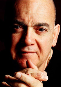 النجم العربي الهام المدفعي في الحلقة النهائية لنيو ستار 2011 صورة رقم 1