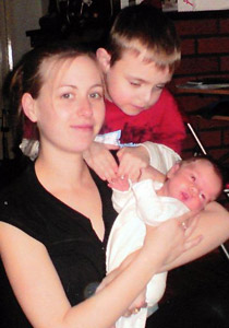 بعد أسابيع من إعلان الأطباء بأنه لا خوف على حياتها.. فارقت الحياة!! صورة رقم 2