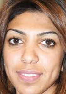 صحفية بحرينية: محققة طلبت مني شرب 