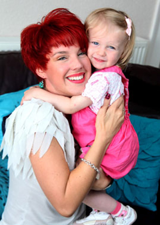 أم تحقق حلمها وتعانق ابنتها بعد ثلاث سنوات من العذاب! صورة رقم 7 أم تحقق حلمها وتعانق ابنتها بعد ثلاث سنوات من العذاب! صورة رقم 7