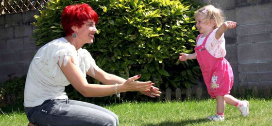 أم تحقق حلمها وتعانق ابنتها بعد ثلاث سنوات من العذاب! صورة رقم 2 أم تحقق حلمها وتعانق ابنتها بعد ثلاث سنوات من العذاب! صورة رقم 2