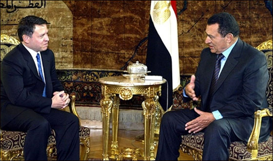 خلال التحقيق معه وبعد اتهامه بقتل المتظاهرين.. حسني مبارك يبكي! صورة رقم 4 خلال التحقيق معه وبعد اتهامه بقتل المتظاهرين.. حسني مبارك يبكي! صورة رقم 4