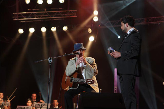 موج هادر هزّ مسرح نيوستار.. رحبوا بالنيوستار 2011 ماندو جريس من فسوطه صورة رقم 3 موج هادر هزّ مسرح نيوستار.. رحبوا بالنيوستار 2011 ماندو جريس من فسوطه صورة رقم 3