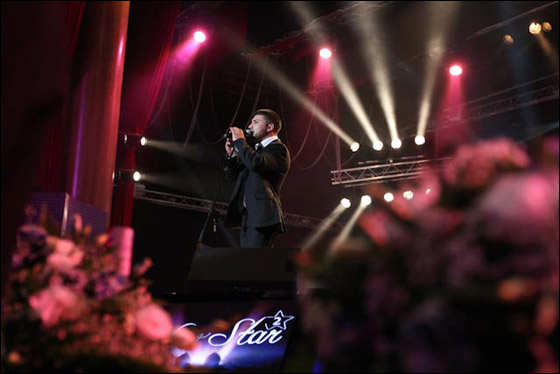 موج هادر هزّ مسرح نيوستار.. رحبوا بالنيوستار 2011 ماندو جريس من فسوطه صورة رقم 7 موج هادر هزّ مسرح نيوستار.. رحبوا بالنيوستار 2011 ماندو جريس من فسوطه صورة رقم 7