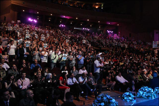 موج هادر هزّ مسرح نيوستار.. رحبوا بالنيوستار 2011 ماندو جريس من فسوطه صورة رقم 10 موج هادر هزّ مسرح نيوستار.. رحبوا بالنيوستار 2011 ماندو جريس من فسوطه صورة رقم 10