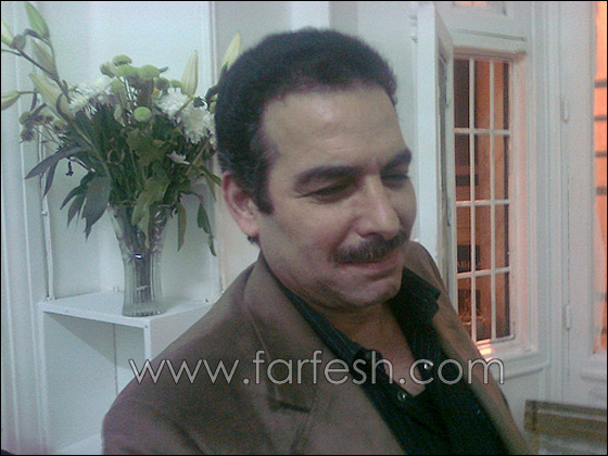 شباب الثورة يطردون الممثل أحمد عبد العزيز بهتافات: شباب الثورة يطردون الممثل أحمد عبد العزيز بهتافات: