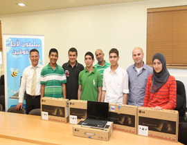 شركة بيليفون تبدأ بالتبّرع بالحواسيب النقّالة للطلاب المتفوقين في الوسط العربي صورة رقم 2 شركة بيليفون تبدأ بالتبّرع بالحواسيب النقّالة للطلاب المتفوقين في الوسط العربي صورة رقم 2