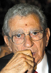 ما صحة تصريح عمر الشريف عن شذوذية يوسف شاهين؟؟ صورة رقم 1 ما صحة تصريح عمر الشريف عن شذوذية يوسف شاهين؟؟ صورة رقم 1