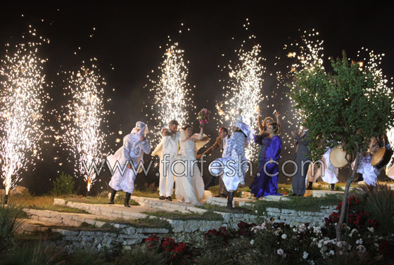 بالصور.. ميسم نحّاس تقدّم لكل عروس وعريس هدية بالصور.. ميسم نحّاس تقدّم لكل عروس وعريس هدية