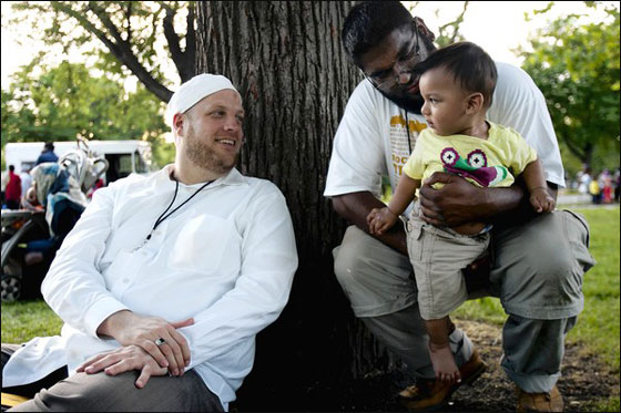 امام امريكي يمزج الايات القرانية بموسيقى البوب العصرية!! صورة رقم 7