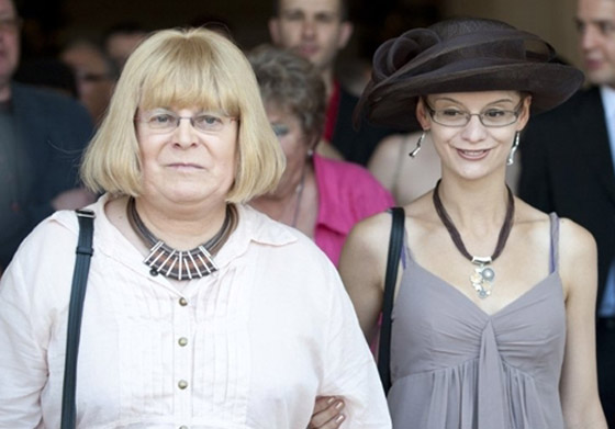 لأول مرة في فرنسا.. زفاف كبير لامرأتين مثليتي النوع!    صورة رقم 2