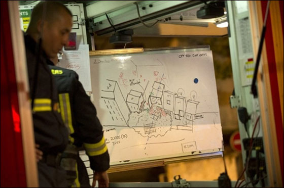 بالصور.. انهيار فندق 4 طوابق على منزل يقتل عائلة كاملة!!  صورة رقم 9