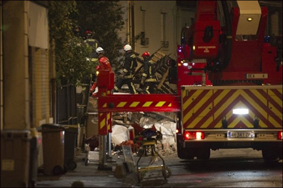 بالصور.. انهيار فندق 4 طوابق على منزل يقتل عائلة كاملة!!  صورة رقم 11