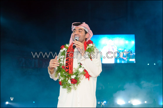 الجسمي يحتفل بنادي الجزيرة الى جانب اللاعبين والجمهور صورة رقم 7 الجسمي يحتفل بنادي الجزيرة الى جانب اللاعبين والجمهور صورة رقم 7